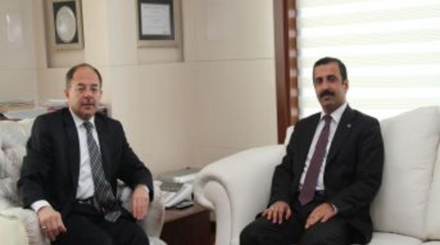 Sağlık-Sen'den Bakan Akdağ'a 'torba yasa' ziyareti