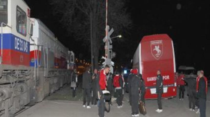 Samsunspor, Eskişehir ma&ccedil;ı hazırlıklarına moralsiz &ccedil;ıktı