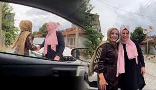 Trafikte birbirlerine gireceklerdi! İki kadın s&uuml;r&uuml;c&uuml;n&uuml;n tanışma şekli sosyal medyayı salladı