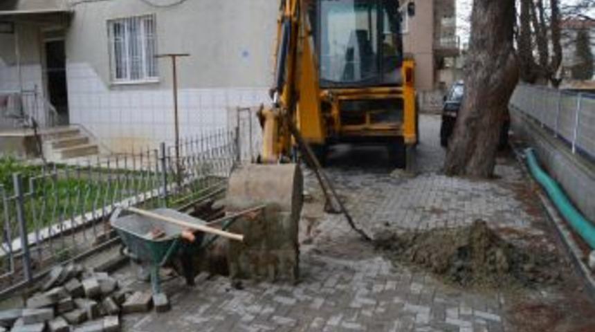 Kanalizasyon &ccedil;alışmasında insan kafatası ve kemikleri bulundu