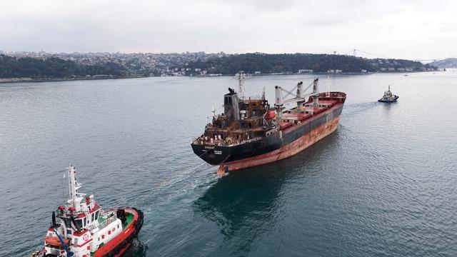 İstanbul Boğazı'nda trafik askıya alındı