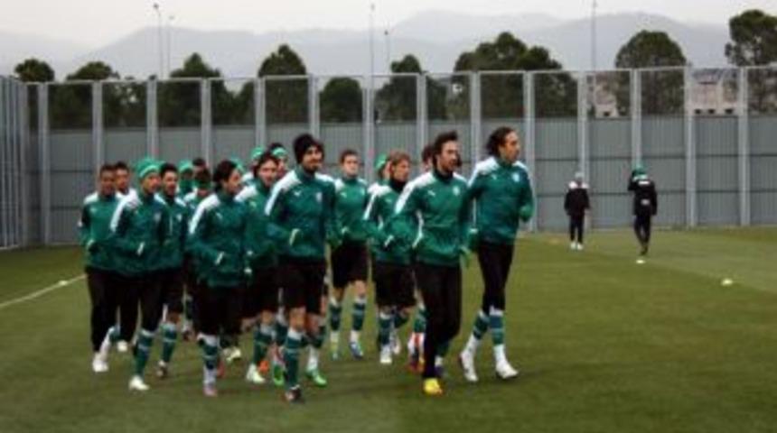 Bursaspor, Manisaspor ma&ccedil;ının hazırlıklarını s&uuml;rd&uuml;rd&uuml;