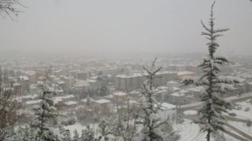 Turhal&rsquo;da okullar 2 g&uuml;n tatil edildi