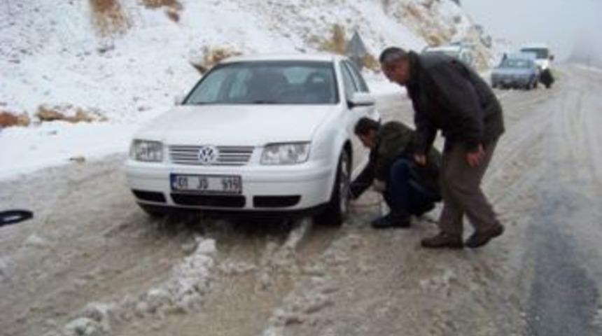 Sertavul Ge&ccedil;idi'nde ulaşım g&uuml;&ccedil;l&uuml;kle sağlanıyor