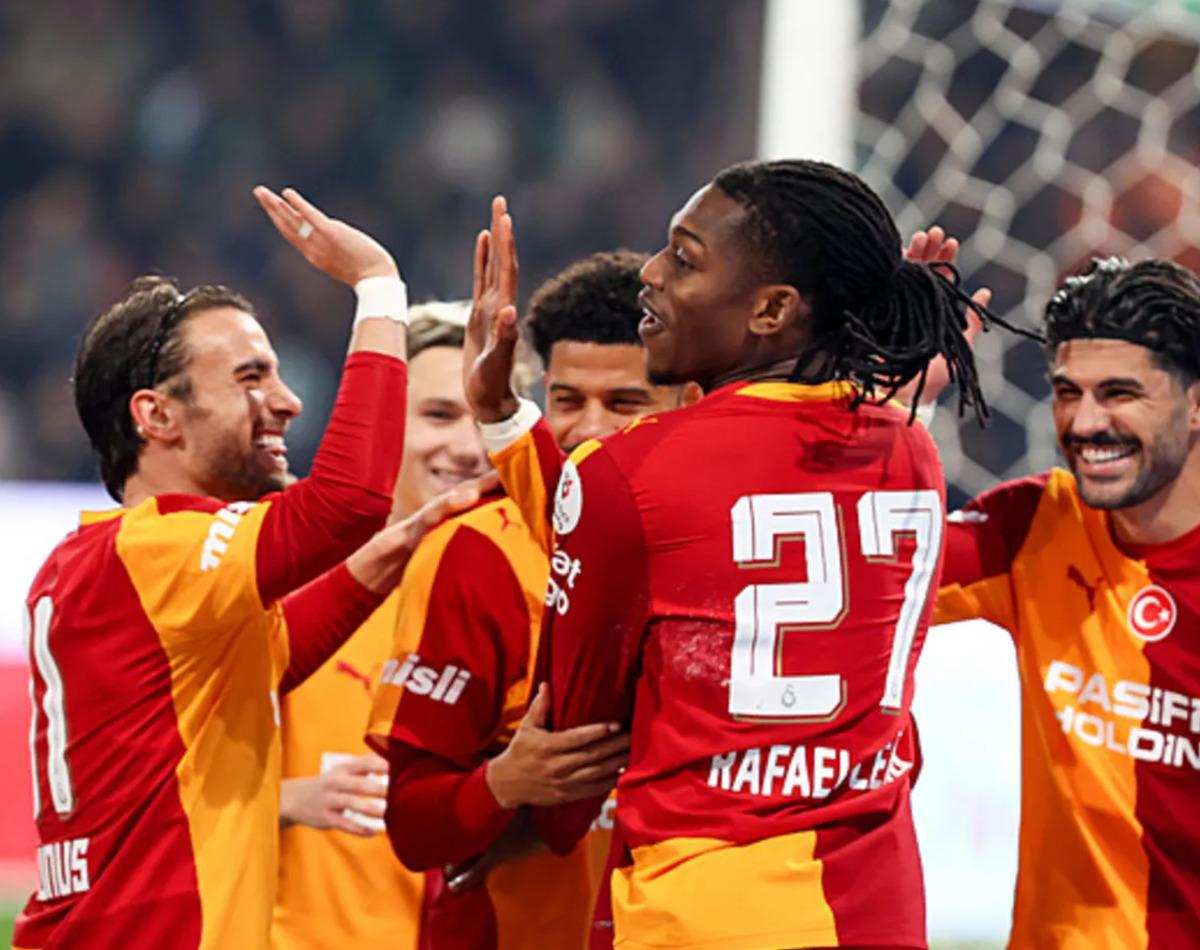 Nihat Kahveci’den Galatasaray’a tam not! "Taraftar kahkaha atıyor!" 1