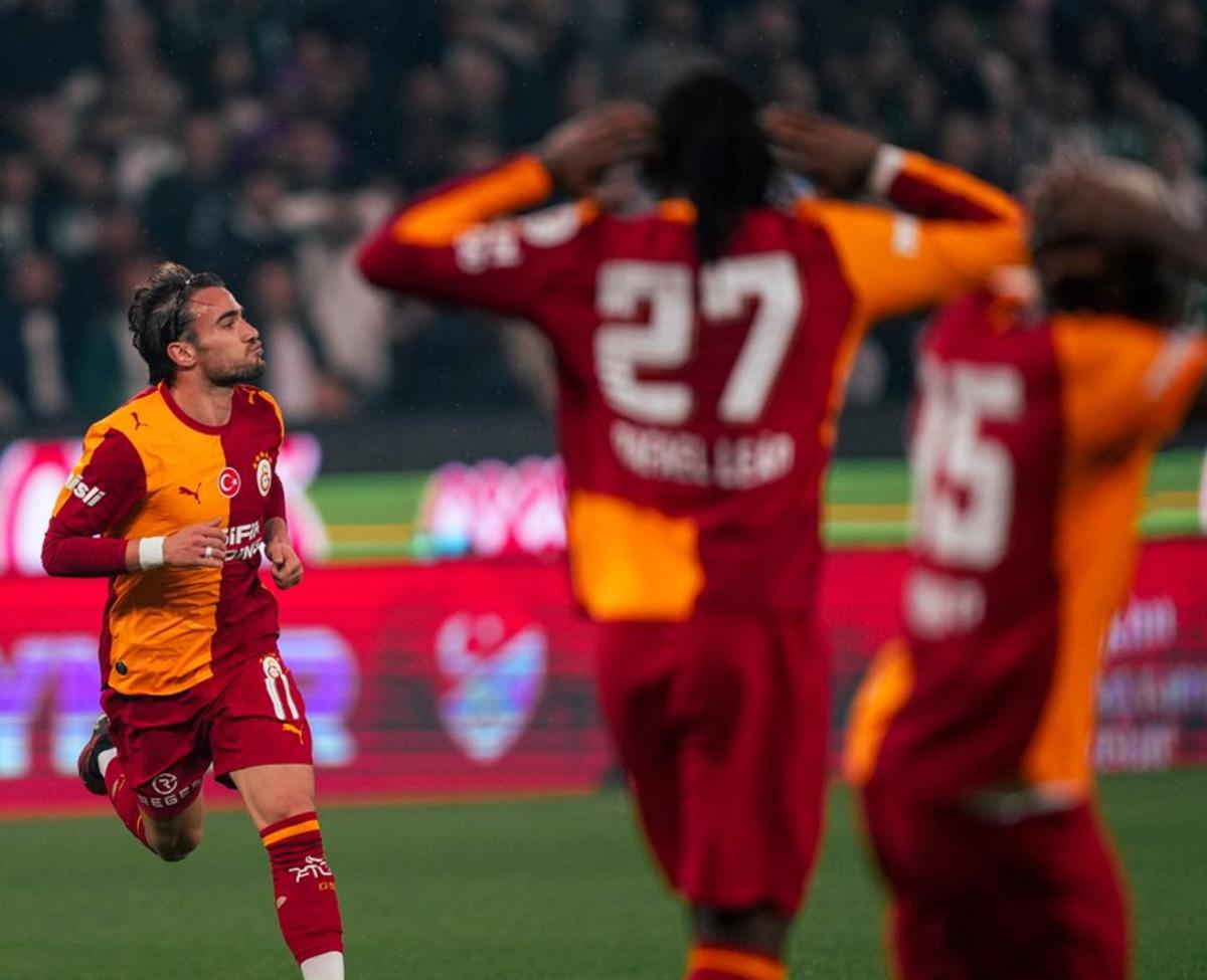 Nihat Kahveci’den Galatasaray’a tam not! "Taraftar kahkaha atıyor!" 4