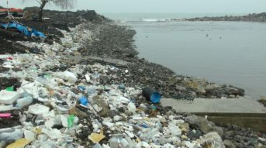 Karadeniz, &ccedil;&ouml;pleri iade etti