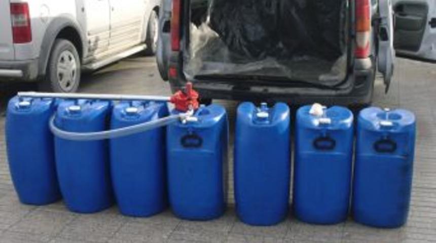 Arabalardan mazot hırsızlığı yapanlar tutuklandı