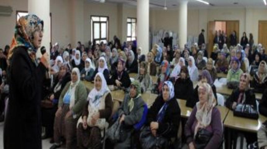 Adana M&uuml;ft&uuml;l&uuml;ğ&uuml; umre yolcularını bilgilendirdi