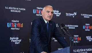 Antalya'da K&uuml;lt&uuml;r Yolu heyecanı başladı! Bakan Ersoy 440'tan fazla etkinliğin a&ccedil;ılışını yaptı
