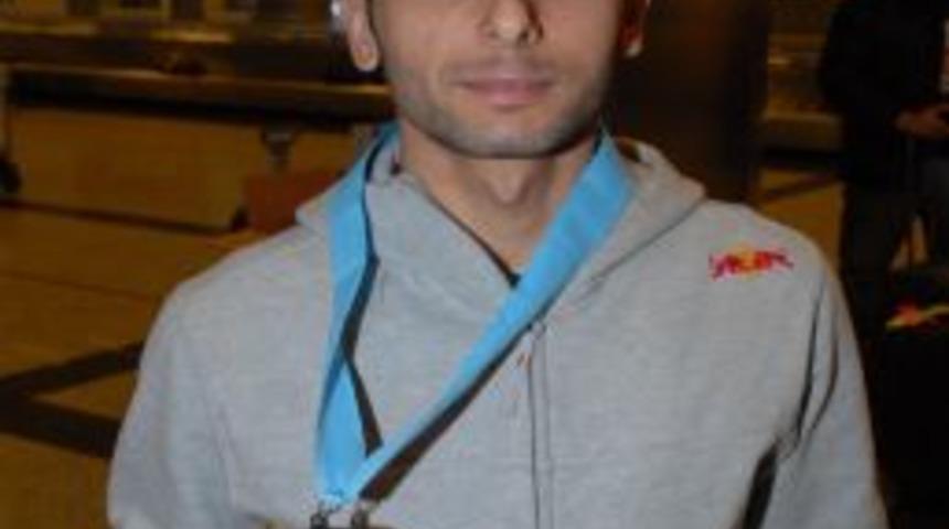 T&uuml;rkiye'nin ilk 'merdiven tırmanıcısı' g&ouml;z&uuml;n&uuml; birinciliğe dikti