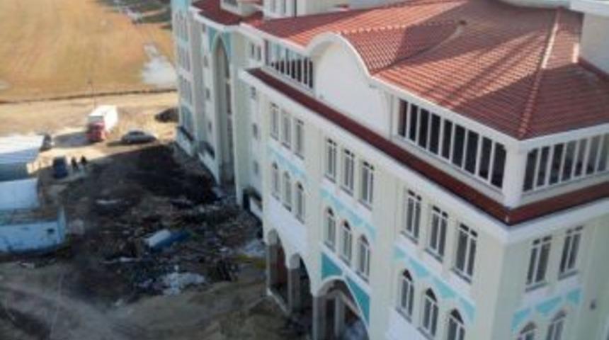 Zafer Koleji yeni binasına taşınmak i&ccedil;in g&uuml;n sayıyor