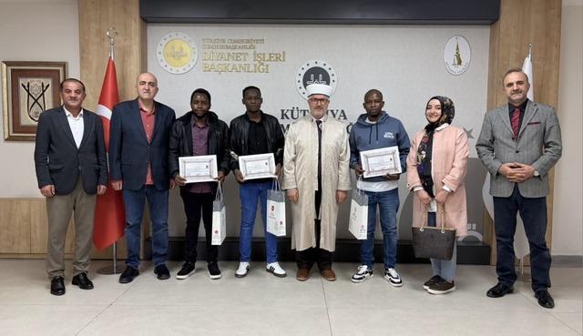 Kütahya’da üç Kenyalı islamiyet’i kabul etti 4