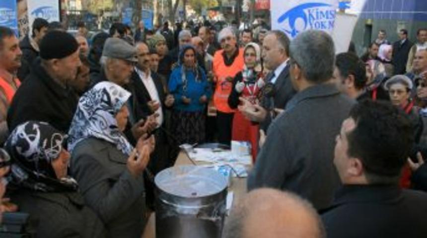 Aşure dağıtılmayan mahalle kalmayacak