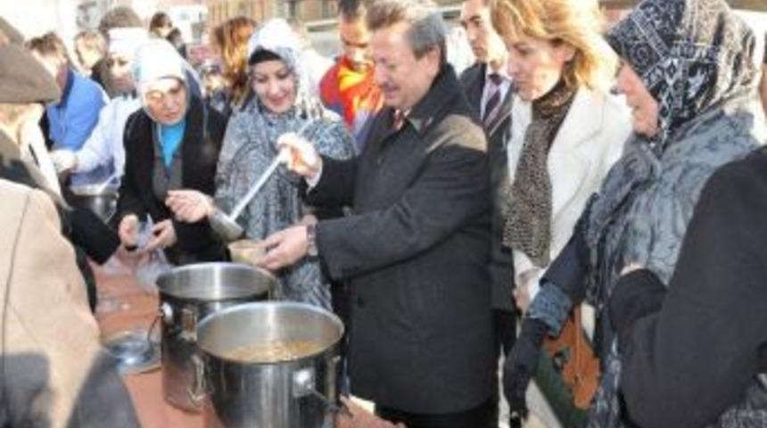 Yozgat&rsquo;ta bin 500 kişiye aşure dağıtıldı