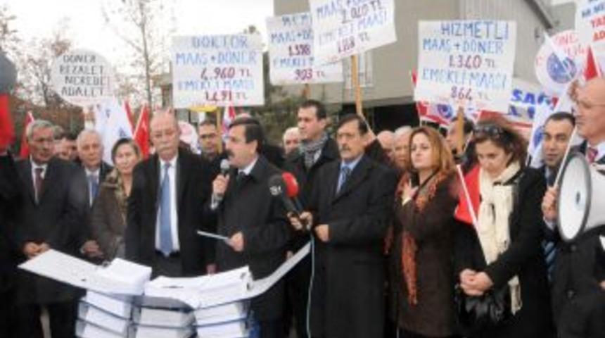 Sağlıkçılardan dilekçeli döner sermaye eylemi