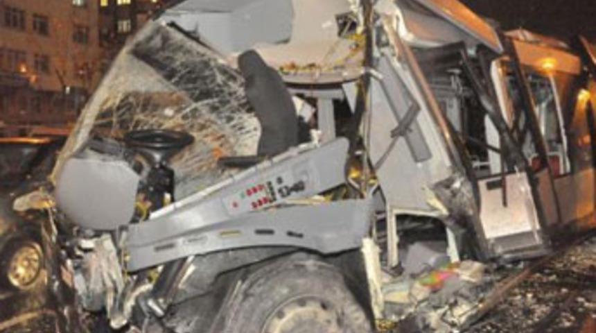 Metrob&uuml;s yolunda dehşet anları!