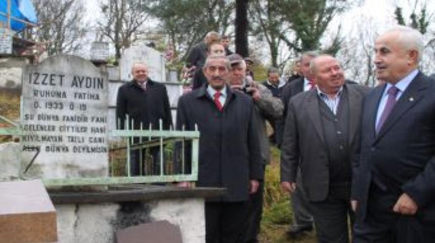 Muhtar &ouml;lmeden mezarını hazırladı