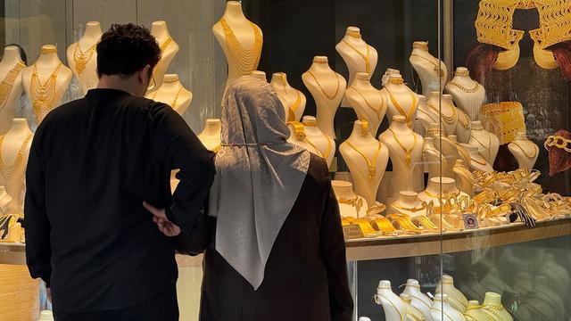 Eşinizin altınlarıyla araba aldıysanız dikkat! Yargıtay'dan 'iade' h&uuml;km&uuml; &ccedil;ıktı