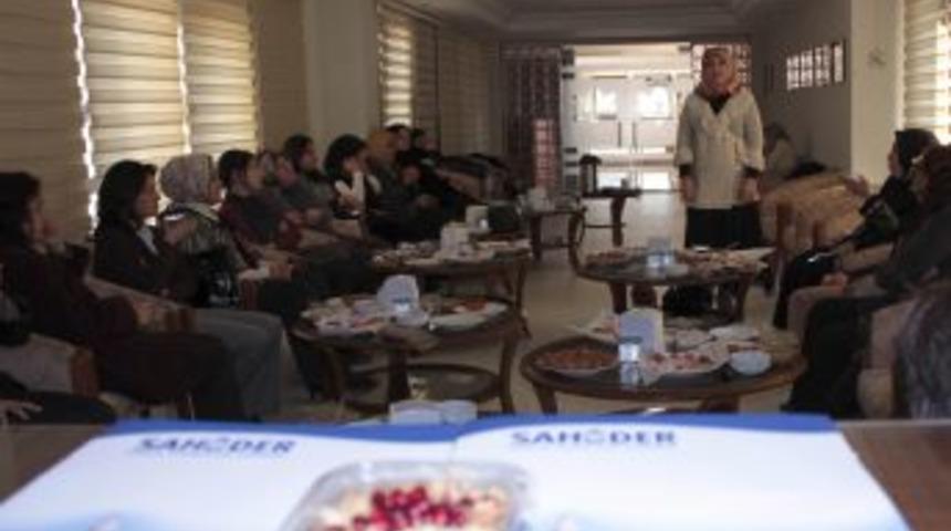 SAHİDER'li doktorlar aşure programında buluştu