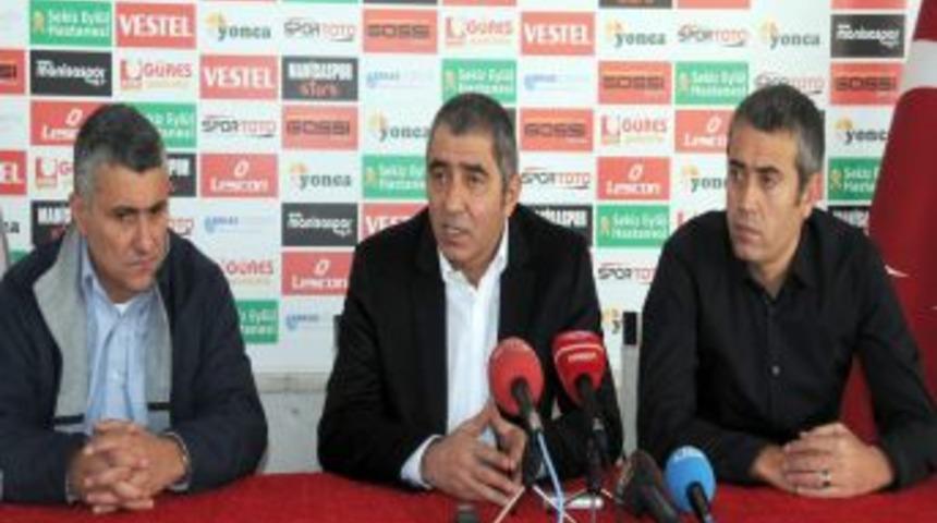 Manisaspor Başkanı Yaralı, medyaya y&uuml;klendi: Yalancıları barındırmayın