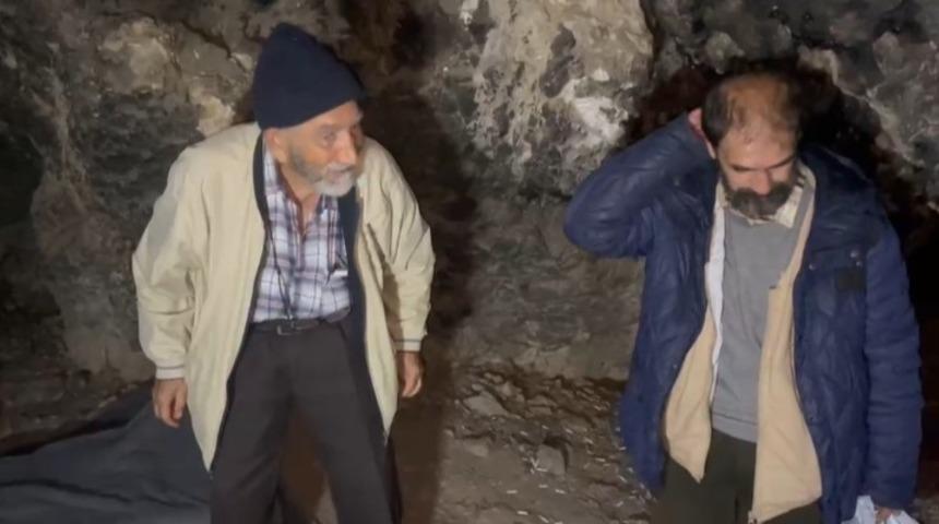 Uludağ'da mağarada yaşıyordu! 83 yaşındaki baba, oğluna kavuştu Ankara'ya götürdü