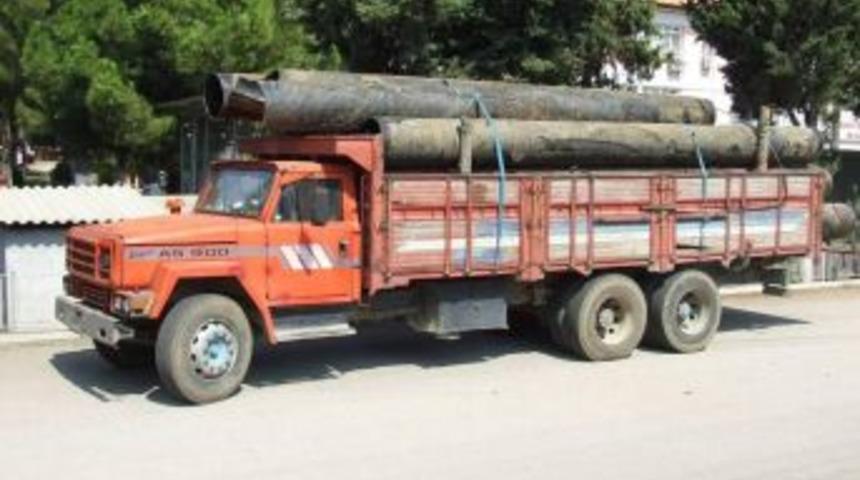 Belediyenin su borularını çalan üç kişi yakalandı