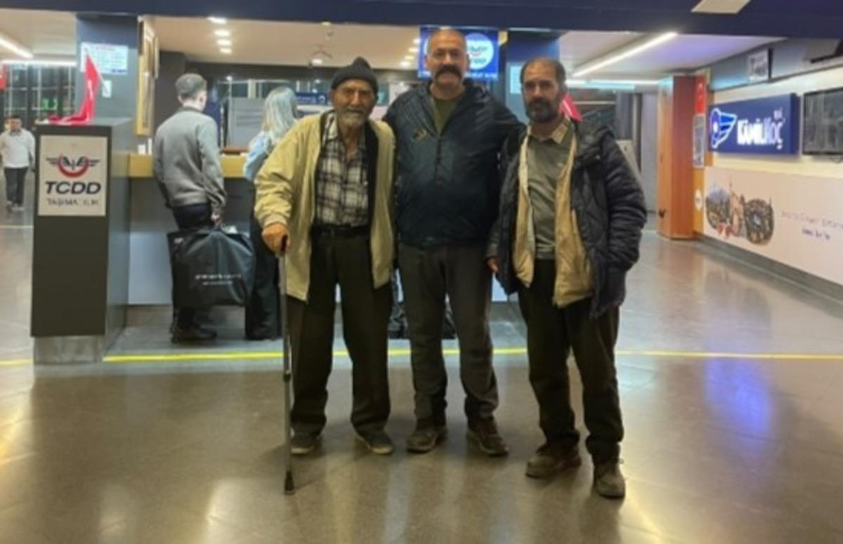 Uludağ da mağarada yaşıyordu! 83 yaşındaki baba, oğluna kavuştu Ankara ya götürdü 5