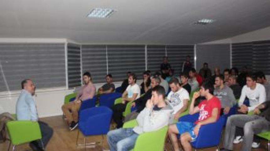 Orduspor Başkanı T&uuml;rkmen teknik direkt&ouml;r&uuml; futbolculara sordu