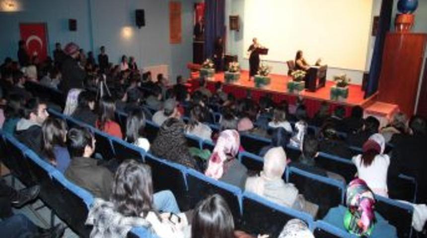 &Uuml;niversite hocaları i&ccedil;in Piyano ve Keman dinletisi