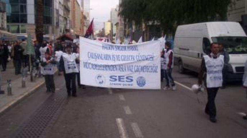 Sağlık&ccedil;ıların eylemi, İzmir B&uuml;y&uuml;kşehir operasyonu protestosuna d&ouml;n&uuml;şt&uuml;