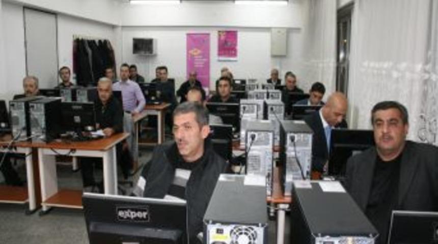 Belediye personeline bilgisayar eğitimi veriliyor