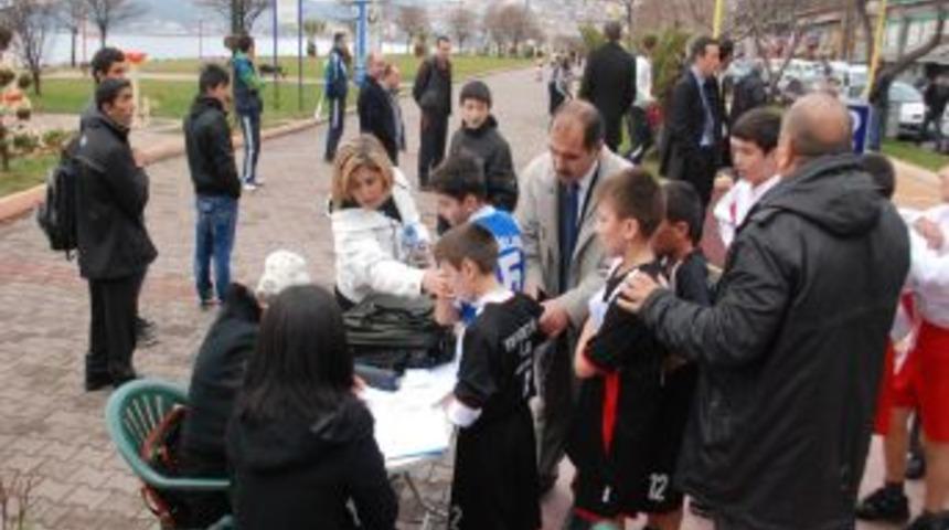 Rakiplerinin yanı sıra soğuk havayla da m&uuml;cadele ettiler