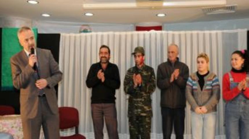 'Mum Işığı' oyunu, izleyenleri duygulandırdı