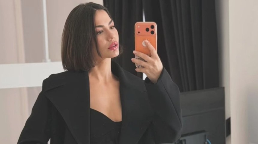 Demet Özdemir'in az makyajlı haline beğeni yağdı