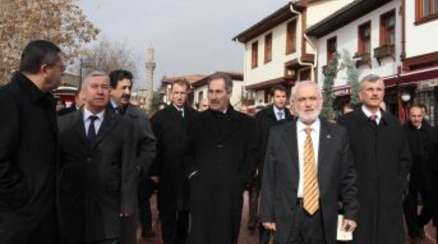 Mehmet Akif&rsquo;i anma toplantısına TYB Başkanı Doğan&rsquo;ın s&ouml;zleri damgasını vurdu