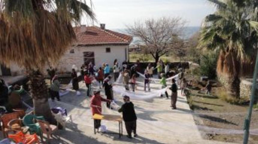 İskenderun'da bayanlar i&ccedil;in ağ &ouml;rme kursu başlatıldı