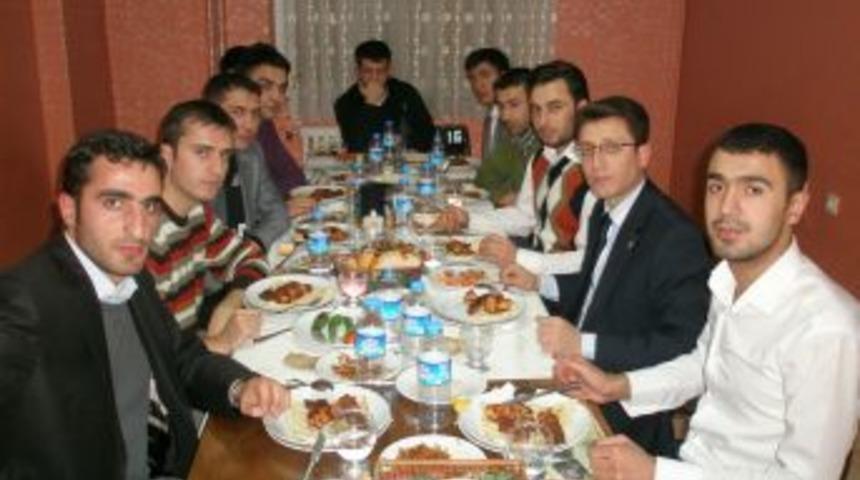 Durer ;Sivil bir Anayasanın acilen yapılandırılması gerekmektedir