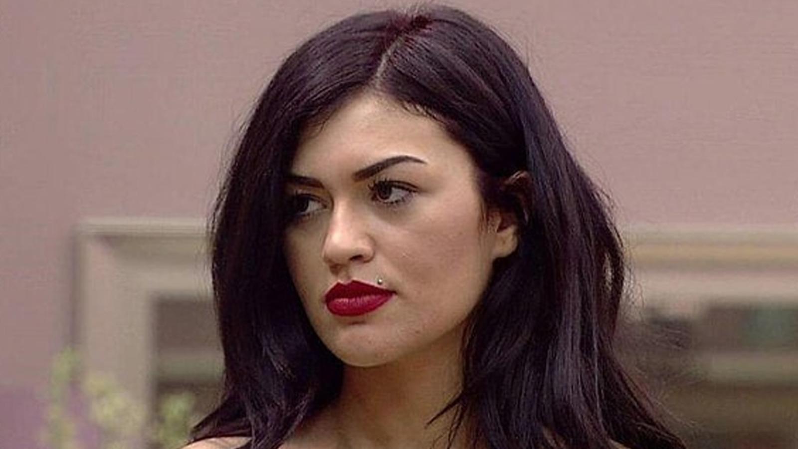 Kısmetse Olur Cansel Çördük dantel tulumuyla sokaklarda dolaştı