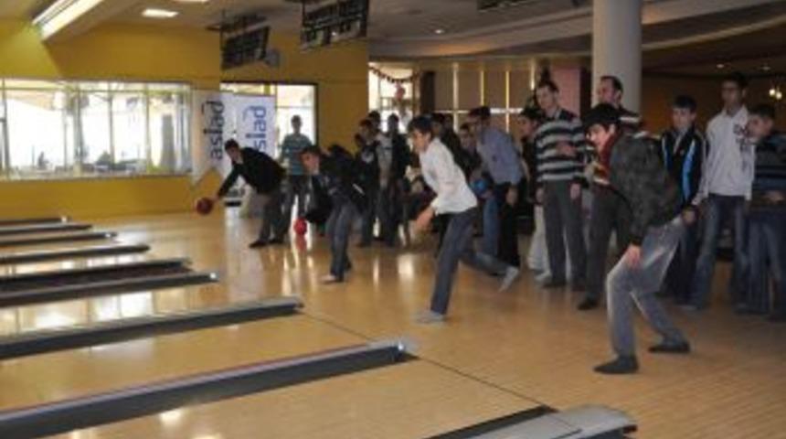 Hayatlarında ilk defa bowling oynadılar