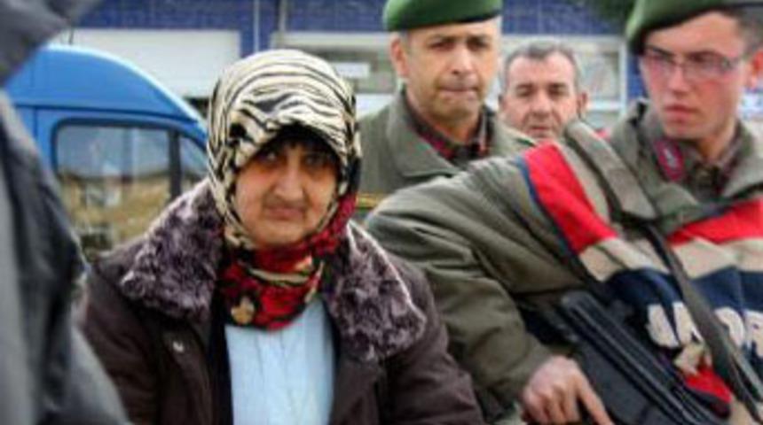 Bebeği yabani hayvanlara yem yaptılar