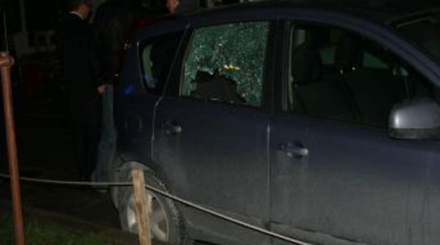 İzmir'de silahlı &ccedil;atışma: 1 &ouml;l&uuml;, 3 yaralı