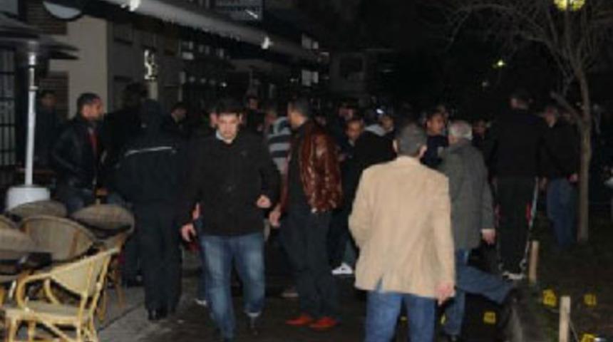 İzmir'de silahlı kavga; 1 &ouml;l&uuml;