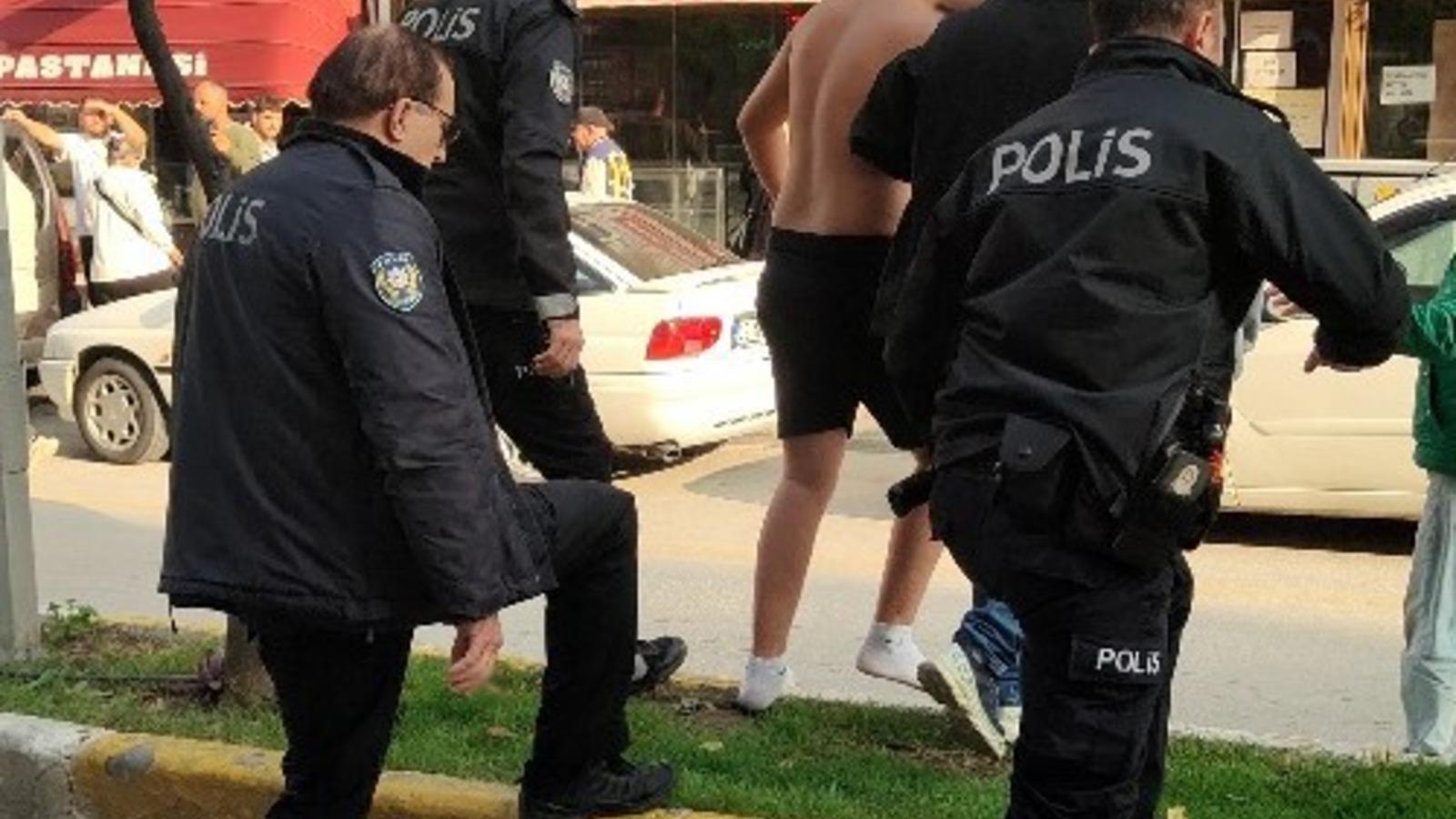 Kuşadası’nda bıçaklı panik