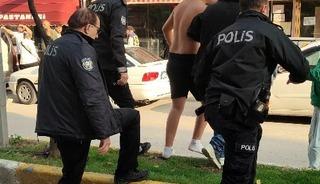 Kuşadası’nda bıçaklı panik