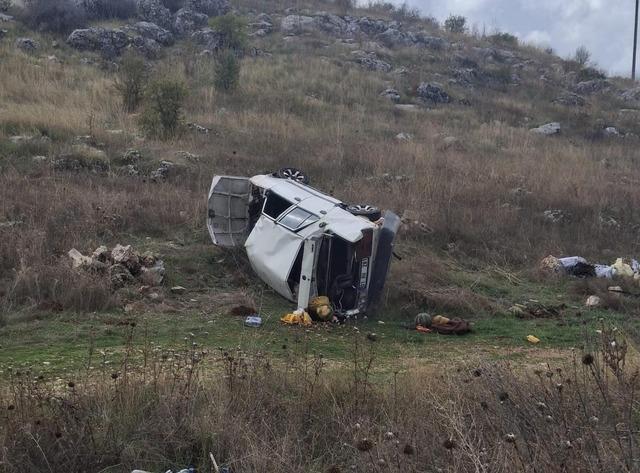 Otomobil şarampole yuvarlandı: 2 yaralı 2