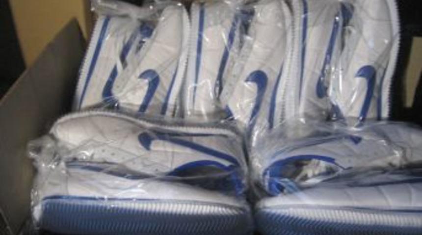 İstanbul polisinden 'taklit ayakkabı' operasyonu