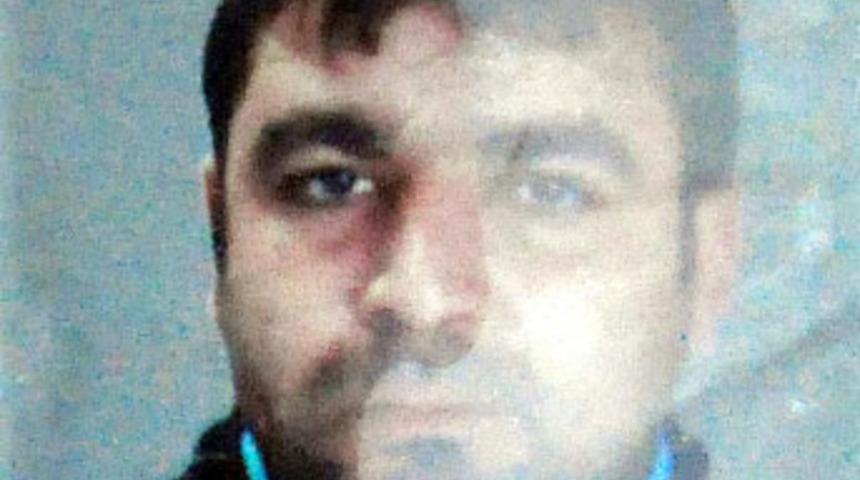 Silah &ccedil;ektiği polis tarafından vuruldu