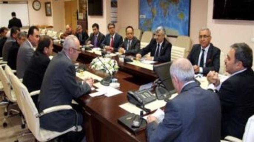 Bakan Eroğlu, Karaca&ouml;ren&rsquo;in beklentilerinin karşılanacağı s&ouml;z&uuml; verdi