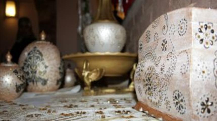 El işi, boya ile sanata b&uuml;r&uuml;nd&uuml;